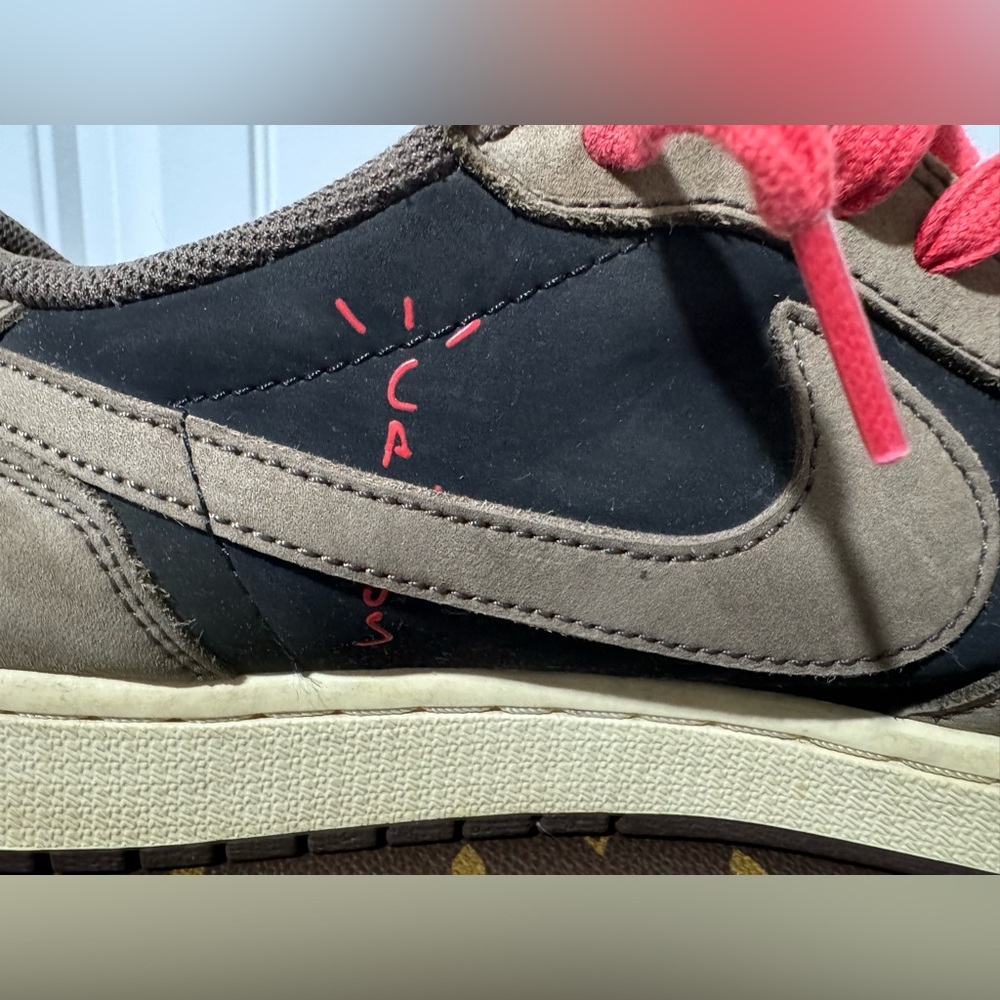 Travis Scott/Cactus Jack x Nike Jordan 1 Retro Low in Mocha with COA - Picture 14 of 16